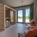 Modern And Stylish In * וודניאן