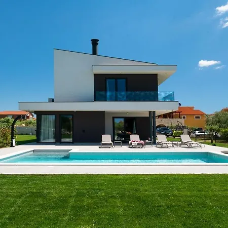 Modern And Stylish In Villa Vodnjan