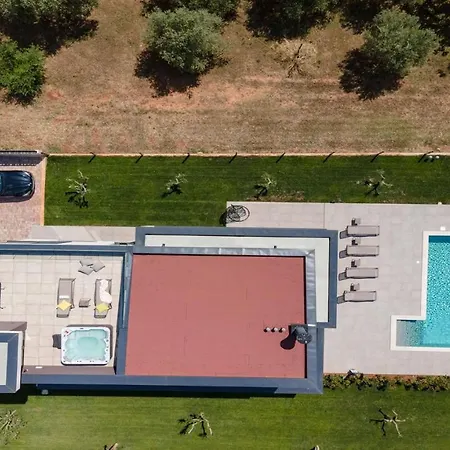 Modern And Stylish In Villa